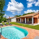 Apartman Pool House In Greenery - Happy *
