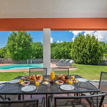 Pool House In Greenery Near Trget - Happy Casa de Férias