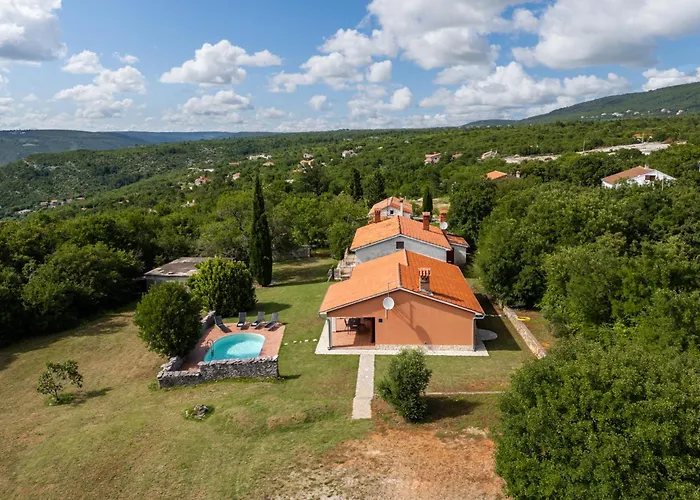 Pool House In Greenery - Happy Appartement *
